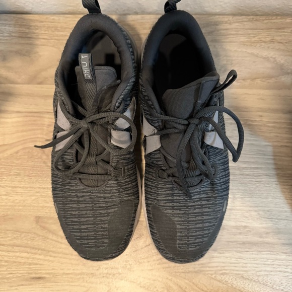 Men’s Nike Renew Sneakers in Size 9 Training Gym Running - Picture 4 of 6